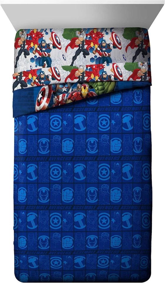 Marvel Avengers Blue Circle 5 Piece Full Bed Set - Includes Reversible Comforter - Image 4 of 4