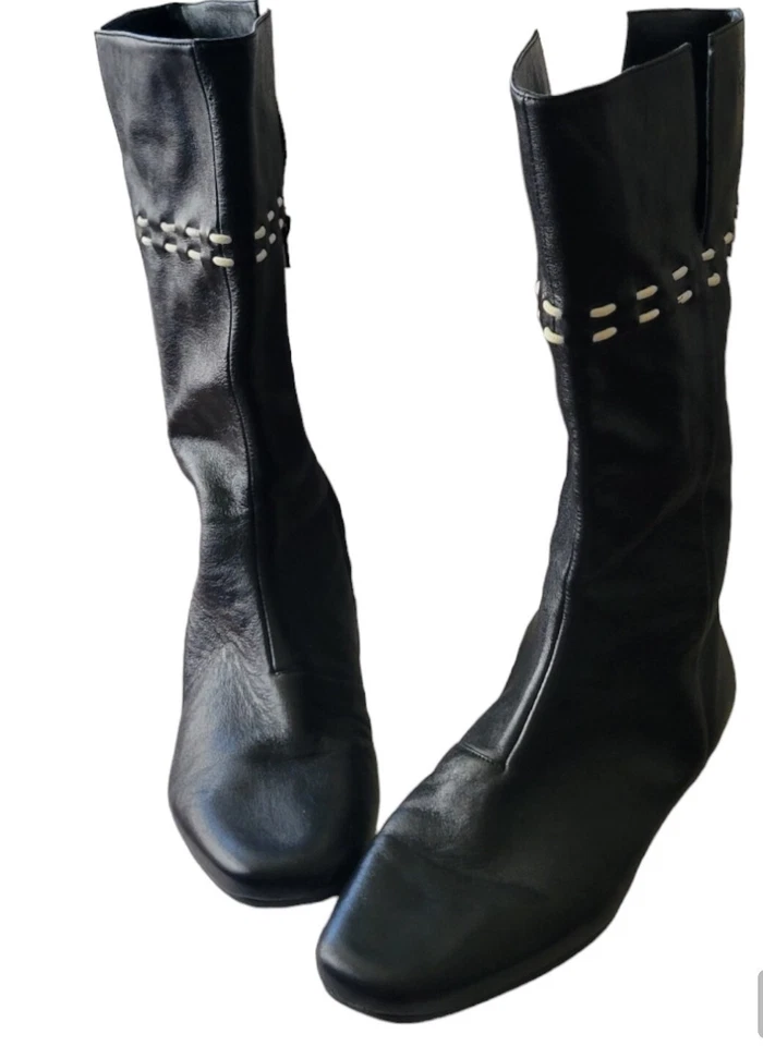 Botas para mujer Lacoste de cuero negras a mitad de pantorrilla talla US 9 Foto 2 de 4