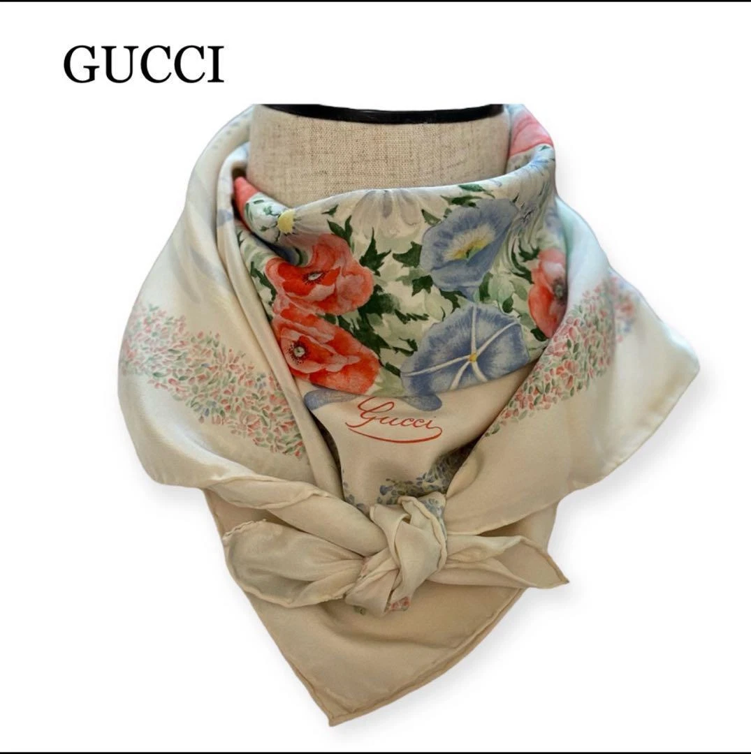 GUCCI Foulard vintage en mousseline crème motif fleurs   Mode femme authentique de 