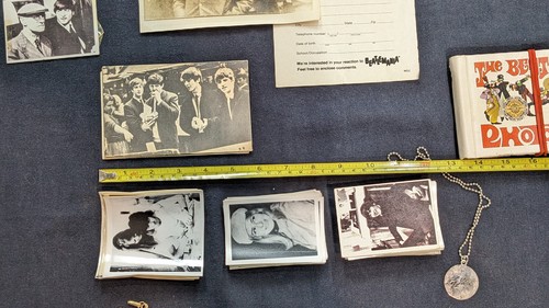 Beatles Memorabilia Lot - Vintage Photos, Post Cards, Pendants, Beatlemania - Picture 17 of 19