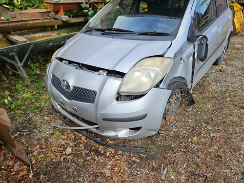 toyota yaris 1.3 vvti 5 door manual - Picture 6 of 21