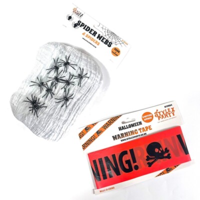 Doppelpack Spinnen und Netze mit orangem Warnband Halloween Deko UK
