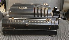 TRIUMPHATOR / Rechenmaschine / Tischrechner / Ostalgie / DDR/ CN1