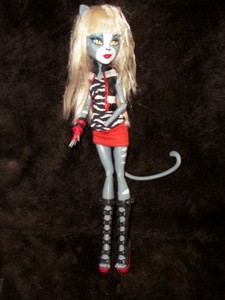 Monster High Werecat Twin Sister Meowlody Cat Doll White Hair W