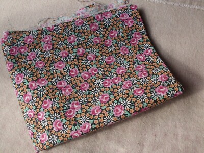 Coupon De Tissu Coton Imprimé Petites Fleurs Vert - Dimensions 59 X 69 Cm (neuf, France)