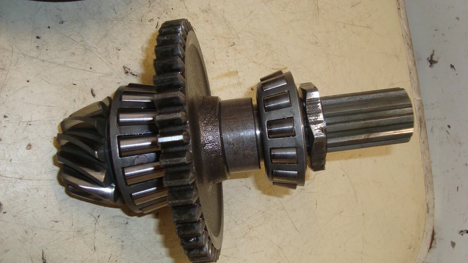 Oliver 1250 Gas Tractor Ring & Pinion Gears - Image 4 of 4