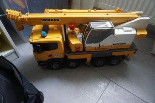 Kranfahrzeug Bruder