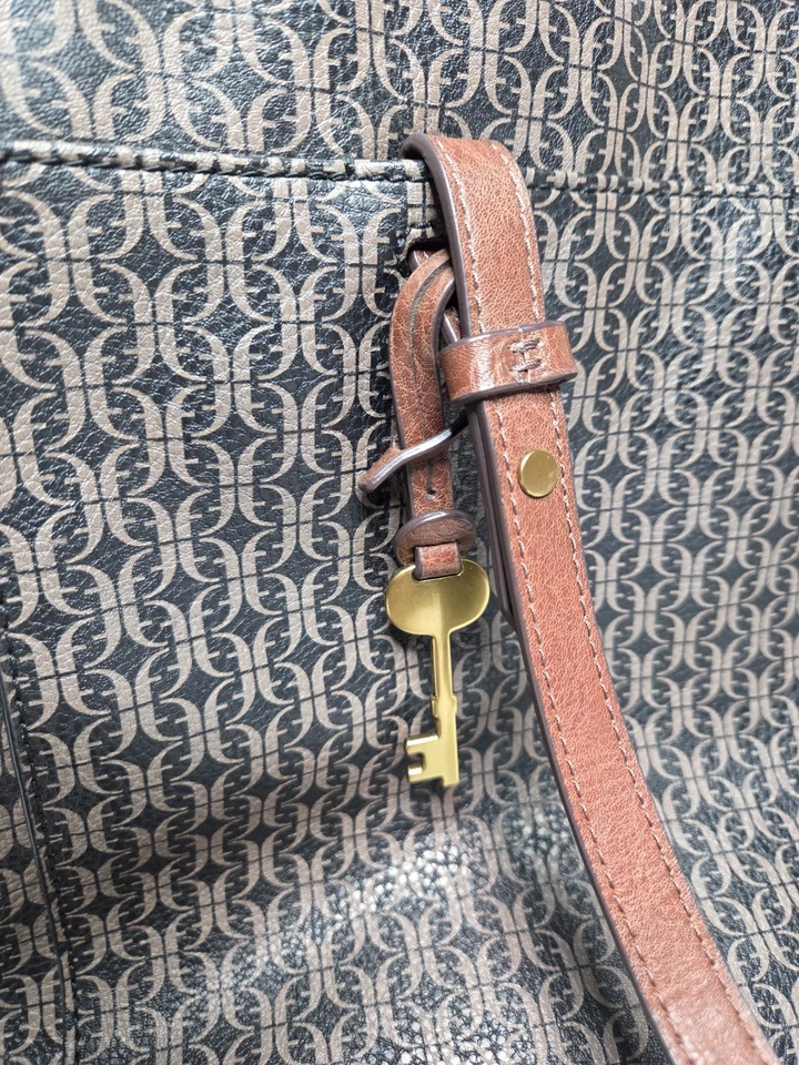 Bolso de Hombro Fossil Cartera Cuero Marrón Negro Grande Llavero Foto 4 de 4