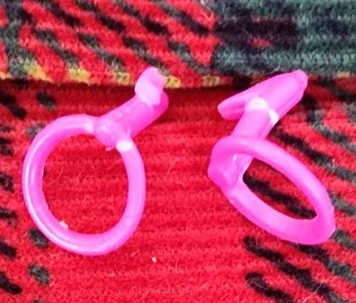 BARBIE DOLL PLASTIC ROUND PINK EARRINGS #39