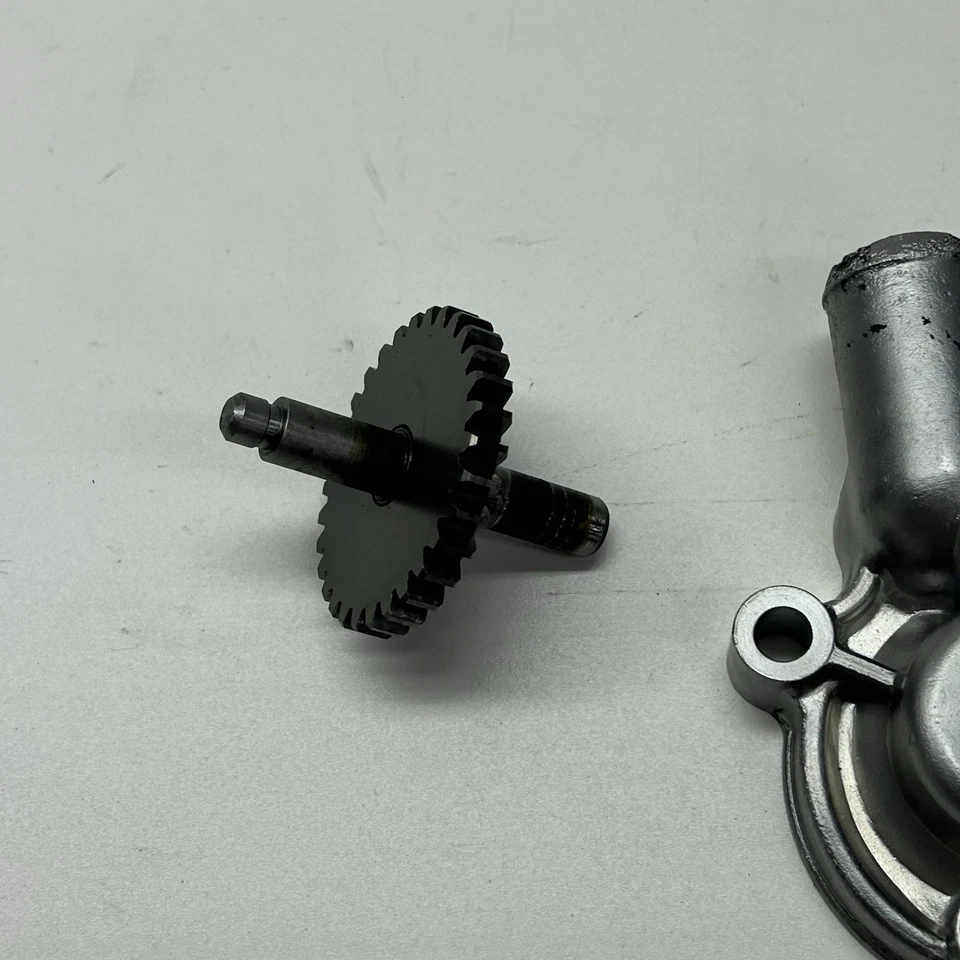 99 - 02 2000 KAWASAKI KX250 KX 250 BOMBA DE AGUA MONTAJE EJE IMPULSOR CON CUBIERTA Foto 3 de 4