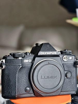 Olympus OM-D E-M5 Mark II BLACK Mirrorless Camera Only Body Near Mint-