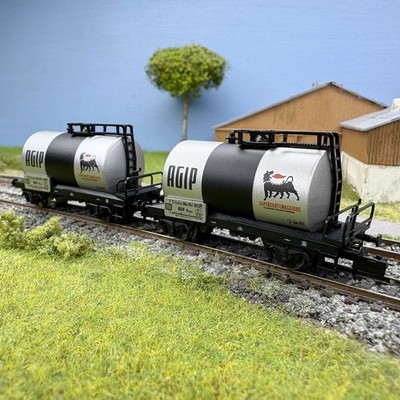 2 Kesselwagen 2-achsig ''AGIP'', FS, Ep. III - ARNOLD HN6700 - N 1/160