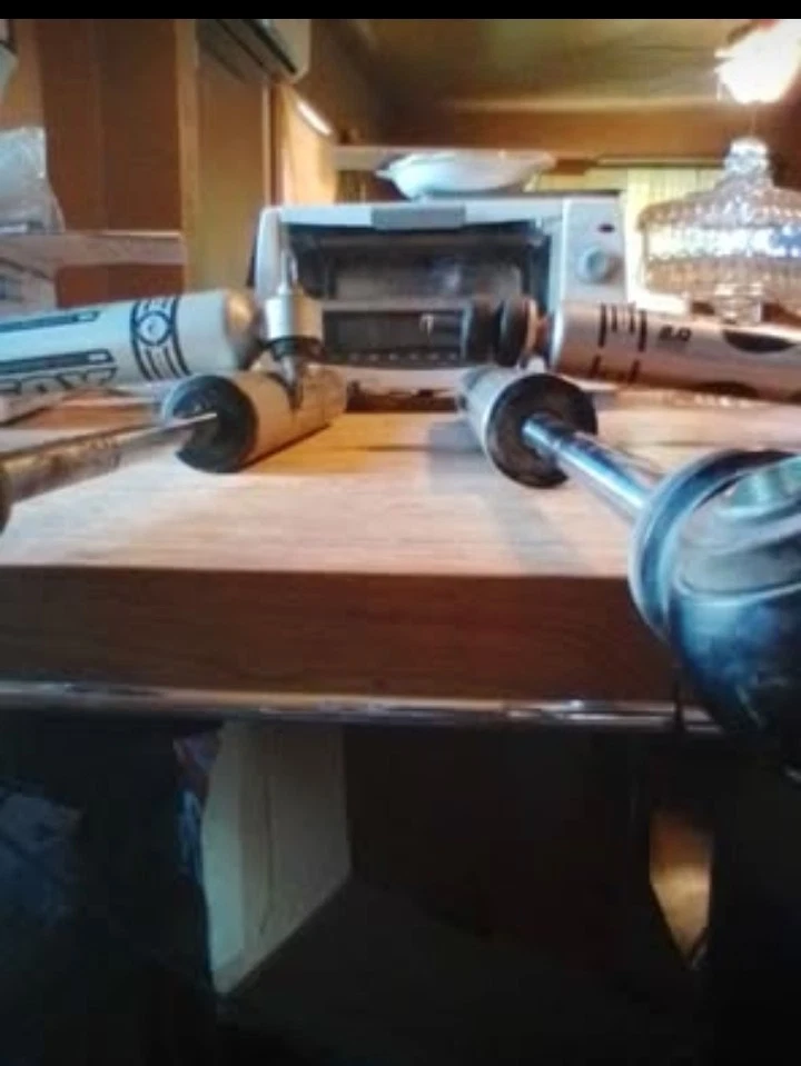 Juego de 4 Amortiguadores Fox Shox Performance Serie 2.0 IFP para Ram 3500 con Elevación de 0"-1" Foto 3 de 3