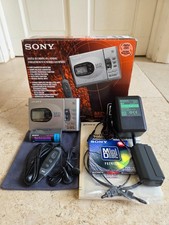 Sony MZ-R35 MD Mini Disc Walkman Recorder/Player + Headphones + Charger