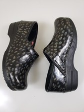  S5 Sanita Danish Clogs Womens Size 38 Professional Mobwife Slip Resistant