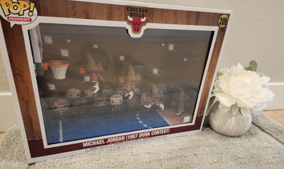 Funko Deluxe Pop! Moment #209 Michael Jordan 1987 Dunk Contest | eBay