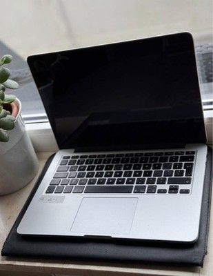 MacBook Pro Retina, 13-inch 8GB 2,7ghz Dual-core intel Core i5