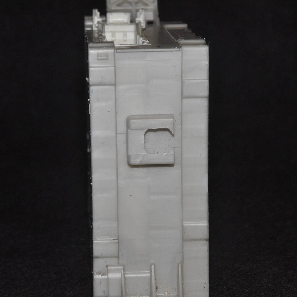 LEXUS LS _F4_ 2007 Other Control Units 82730-50160-B - Immagine 3 di 4