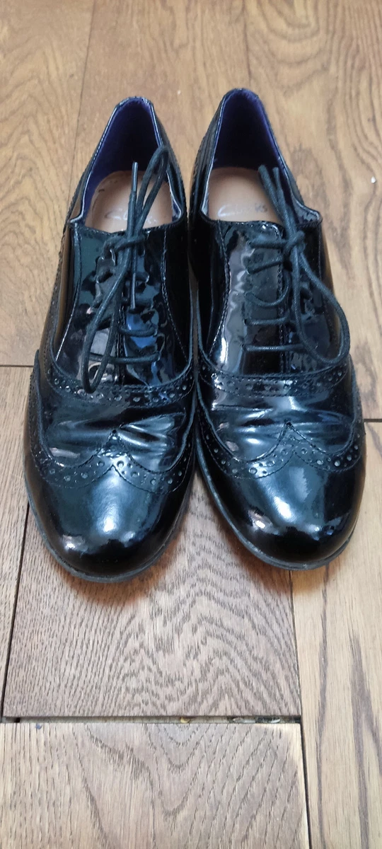 Clarks softwear deals brogues