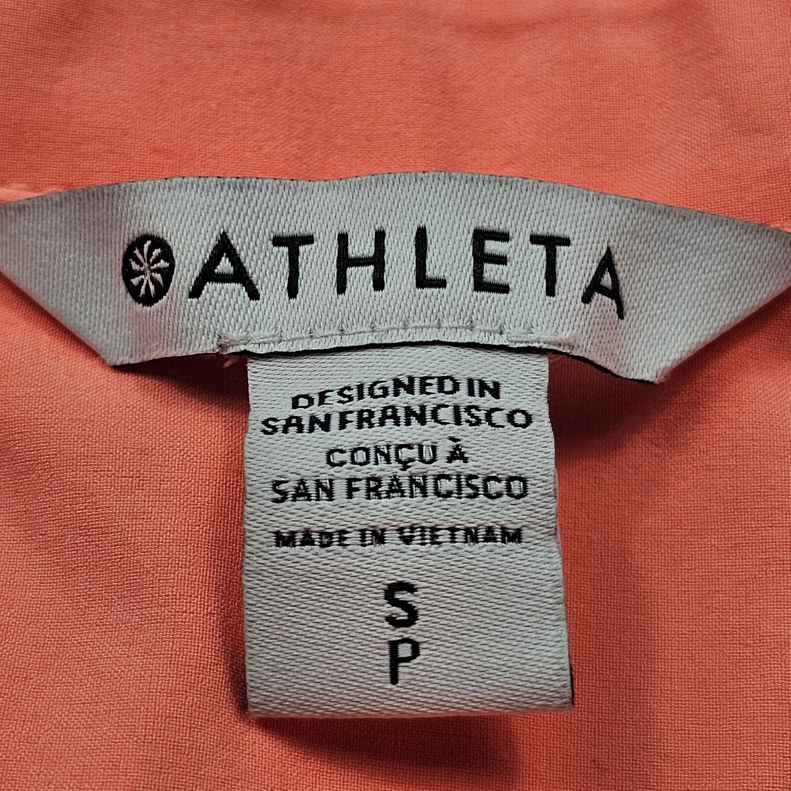 athleta sleeveless button up pit to pit 18in shirt