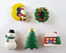 5 Vintage Christmas Holiday Button Covers... Jewelry