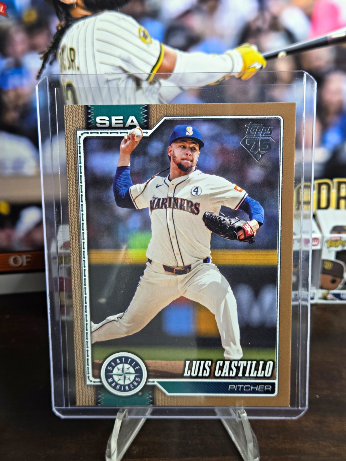 Topps 2026 Series 2 Luis Castillo Seattle Mariners #507 Gold Parallel /2026