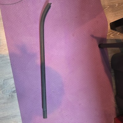2018 - 2025 JEEP WRANGLER FRONT RIGHT SIDE DOOR WINDOW BELT MOLDING OEM 68271674