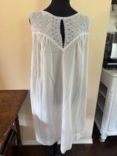 Vintage Sleeveless Cotton Lace Ruffle Nightgown- Grandmacore/Cottagecore MEDIUM