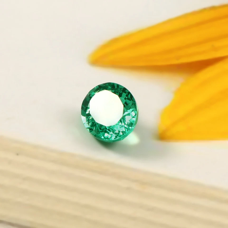 5.15 CT Lab Grown Colombian Hydrothermal Emerald Loose Gemstone Oval Cut 12x10mm - Image 4 of 4