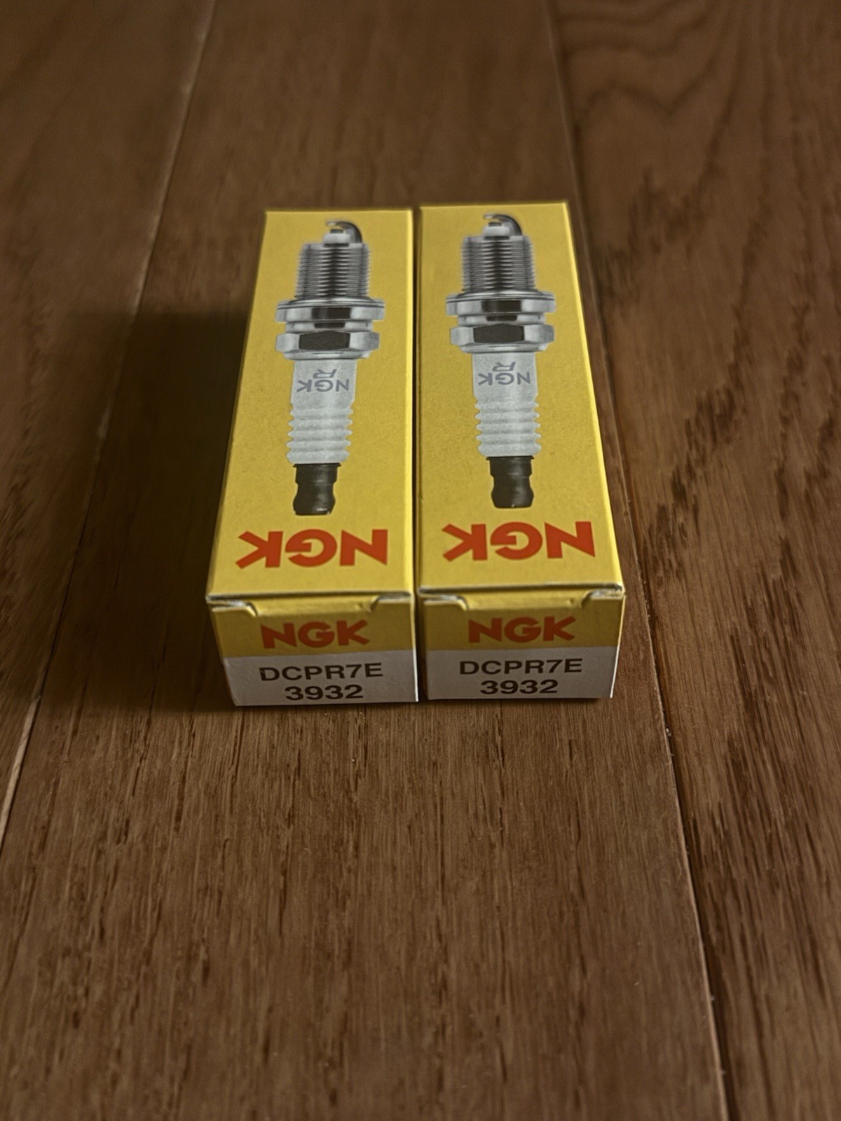 2 New NGK Spark Plugs DCPR7E 3932