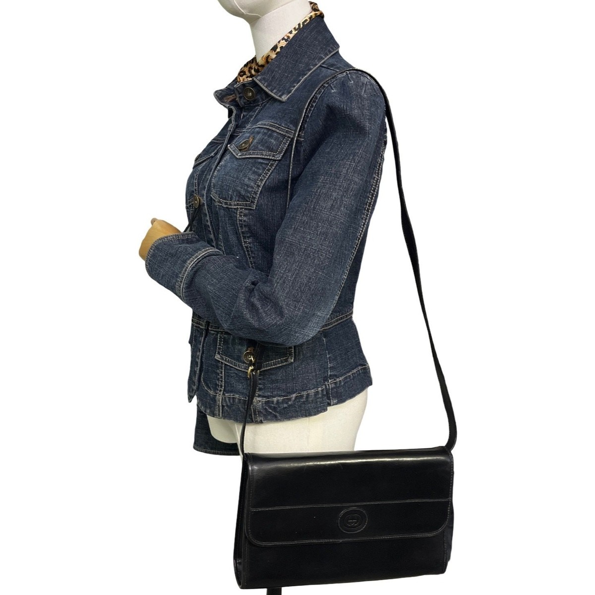 Vintage 90s Gucci Black Leather GG Logo Minimalist Shoulder Bag 