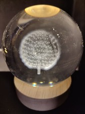 Glaskugel mit edlem Holzsockel und elektr. Beleuchtung ca. 8cm Lampe Pusteblume