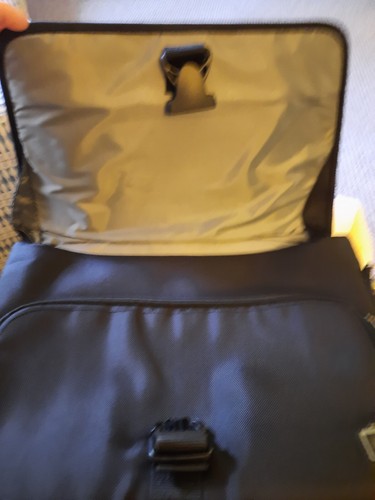 Travel laptop school business bag. SKOOBA .carry all.Used tote, shoulder strap - Picture 2 of 15