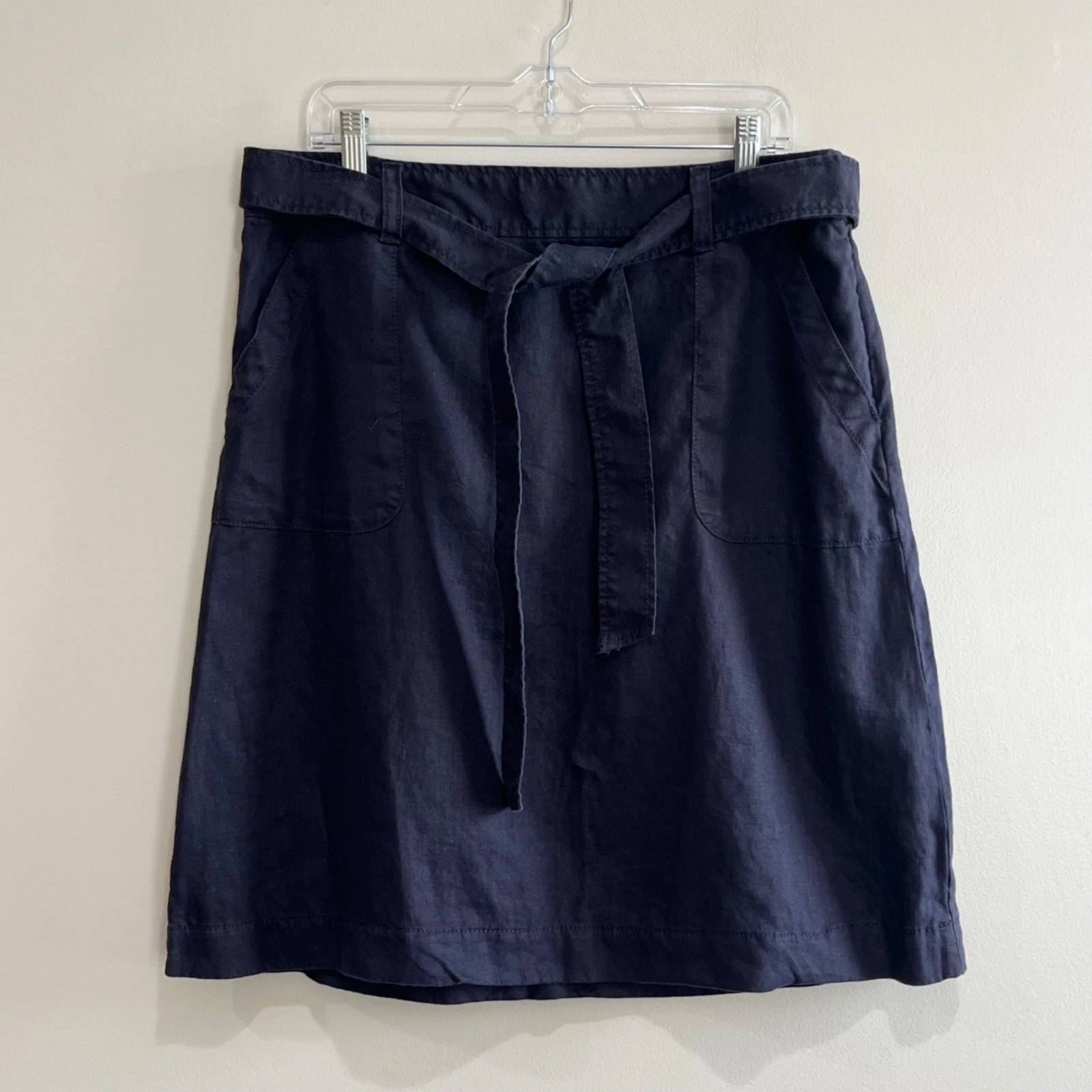 Lands End 100% Linen Skirt Womens 12 Navy 23" Length Patch Pockets Belted