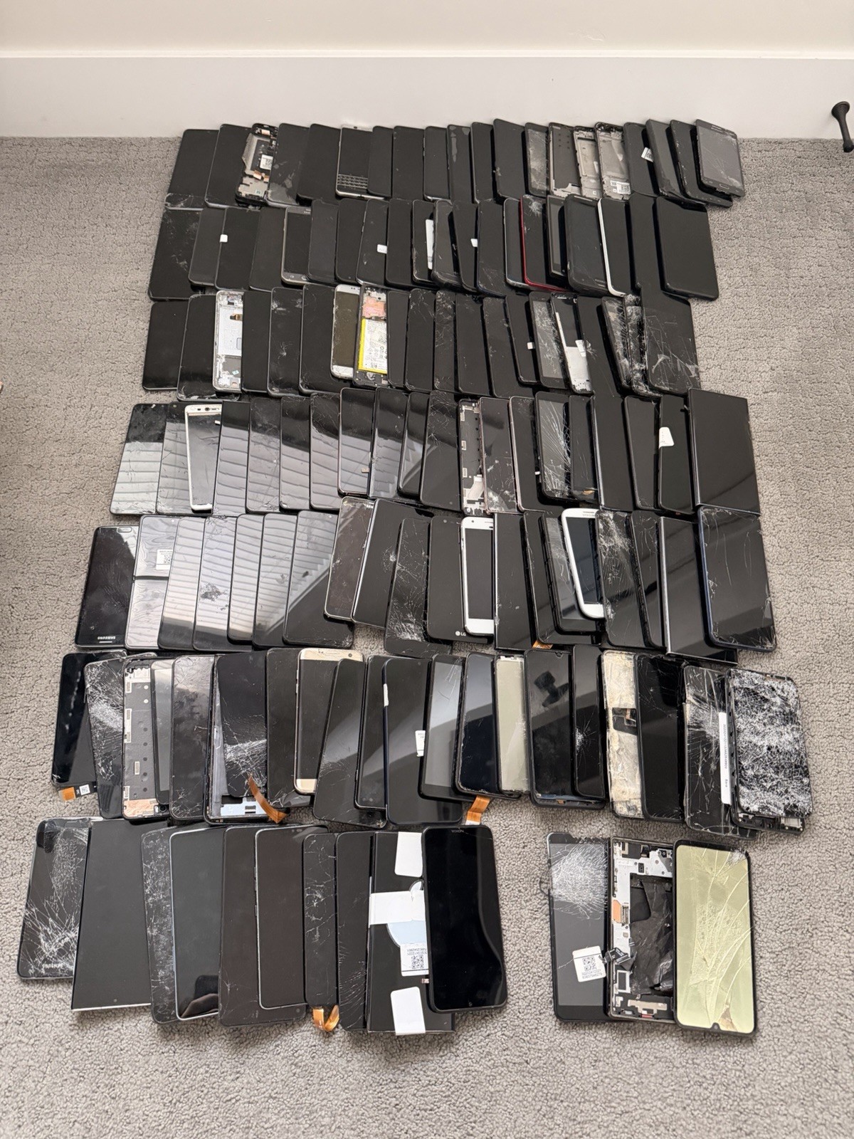 133x Mixed Samsung Galaxy / Android Lot - Salvage - All Mode
