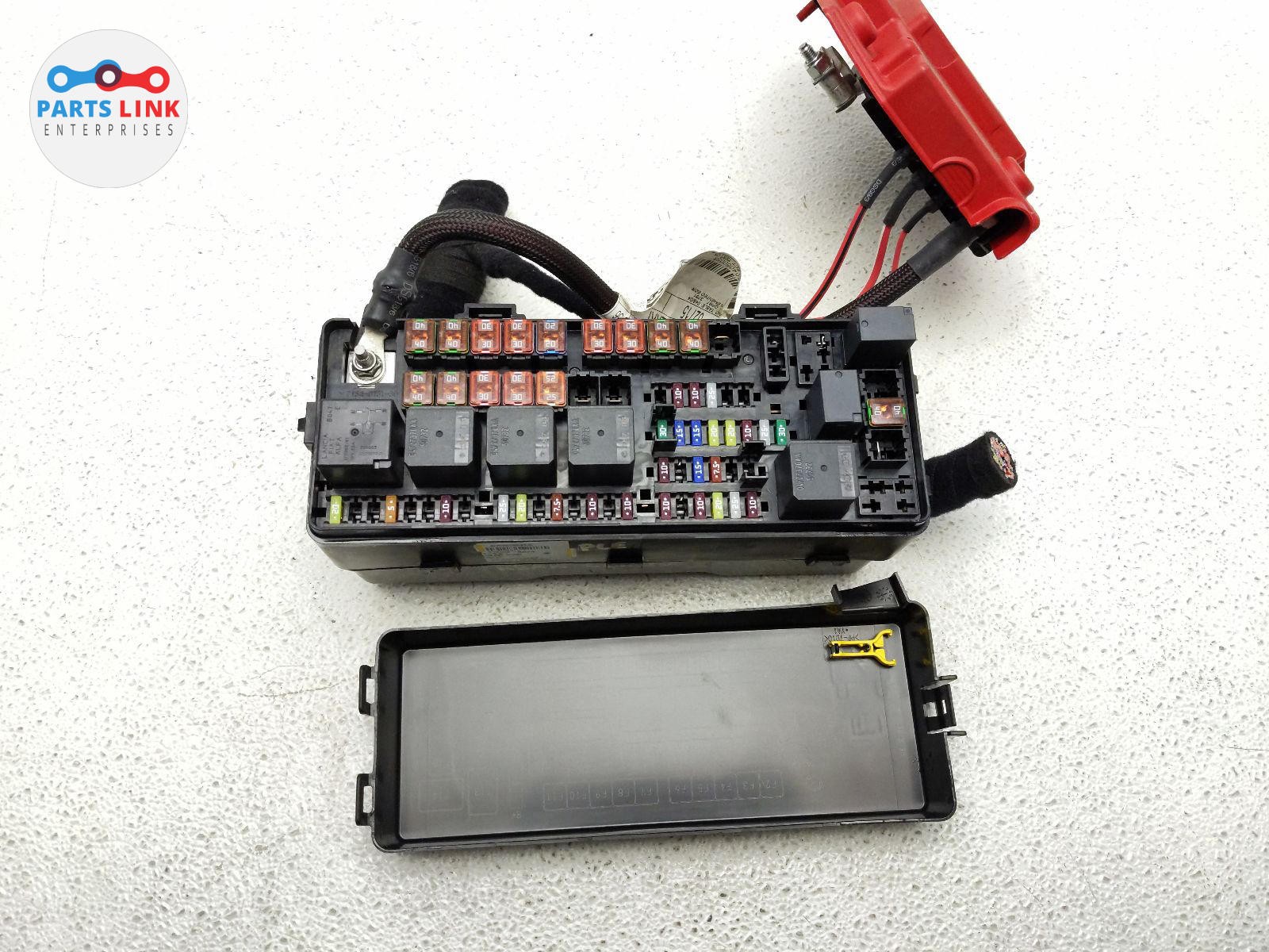 2017-20 MASERATI LEVANTE REAR CARGO FUSEBOX BATTERY TERMINAL END MODULE ECU M161