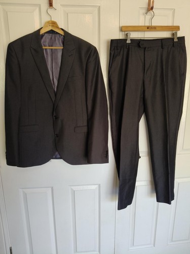 SIGUIENTE TRAJE NEGRO A MEDIDA - Pecho 42" R / Pantalón 36" r
