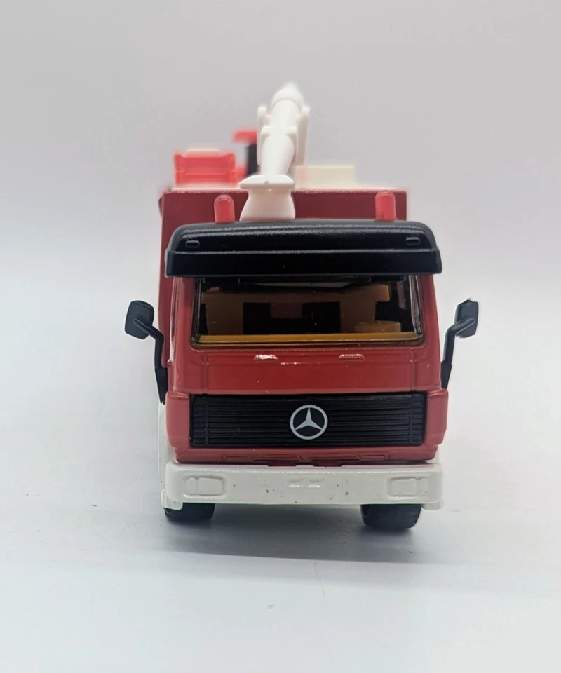 Siku 3880 Mercedes-Benz Water Canon Fire Department Truck Scale 1:55 Boxed — 第 3/4 张图片