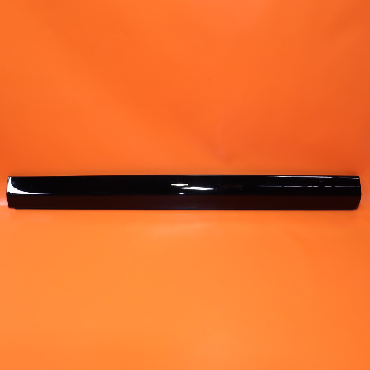 Rolls-Royce Cullinan 2025-2026 Front Left Body molding Black
