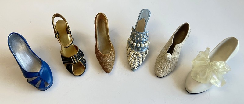 JUST THE RIGHT SHOE By RAINE For WILLITTS DESIGNS Miniature Shoes 1999- Lot of 6