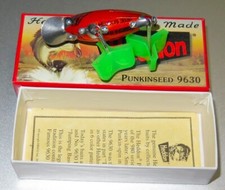 Lot De 12 Boîtes Anciennes à Leurres De Pêche Vides - Marques Brook's, Arbogast, Helin, Heddon, Collection