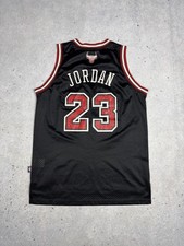 Vintage 90s Nike Michael Jordan Chicago Bulls Jersey size M