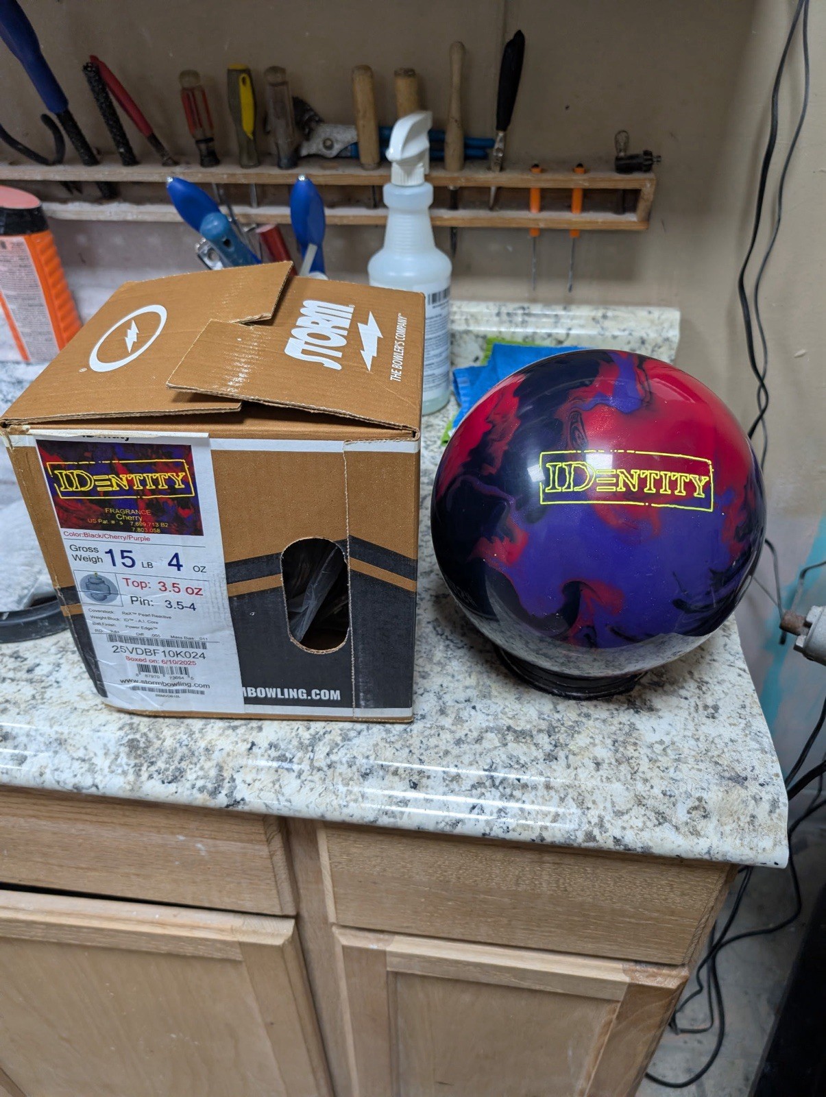 New Storm Identity Bowling Ball 15 Pounds