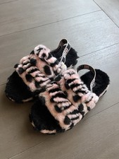 UGG FLUFF YEAH Pink/ Black SLIDE SLIPPERS Girls SIZE 4