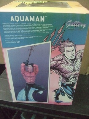 Aquaman PVC Gallery Diorama statue by  Diamond Select DC Comics 2018