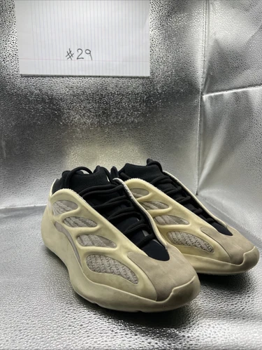 Taglia 7 Adidas Yeezy Boost 700 V3 Azael usate