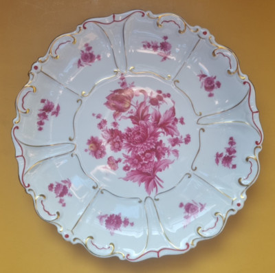 Graf von Henneberg-Porzellan Schmuckteller/ Teller m. Blumen Rot/ Gold 30 cm