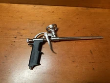 Expanding polyurethane foam spray gun black