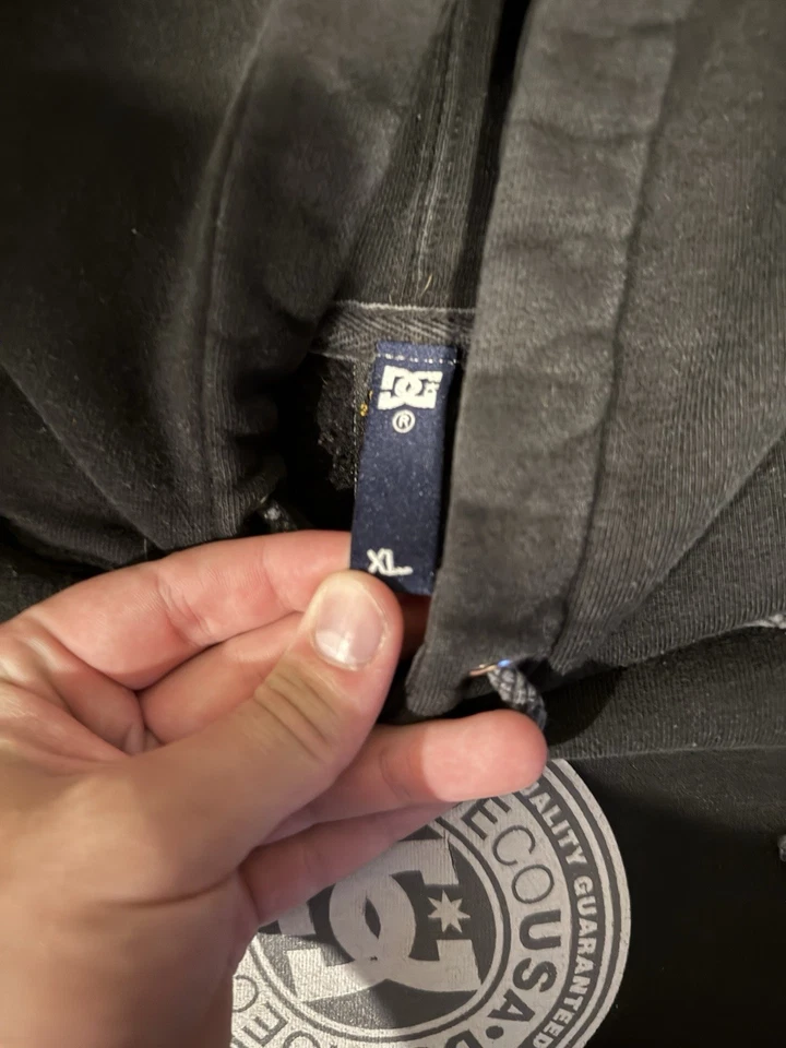 Men’s Vintage DC Shoes Size XL Hoodie Sweatshirt no flaws perfect condition - Image 4 of 4