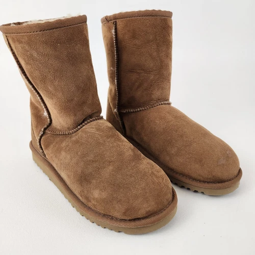Stivali UGG Australia Classic in pelle di pecora corti II da donna taglia 5 castagno